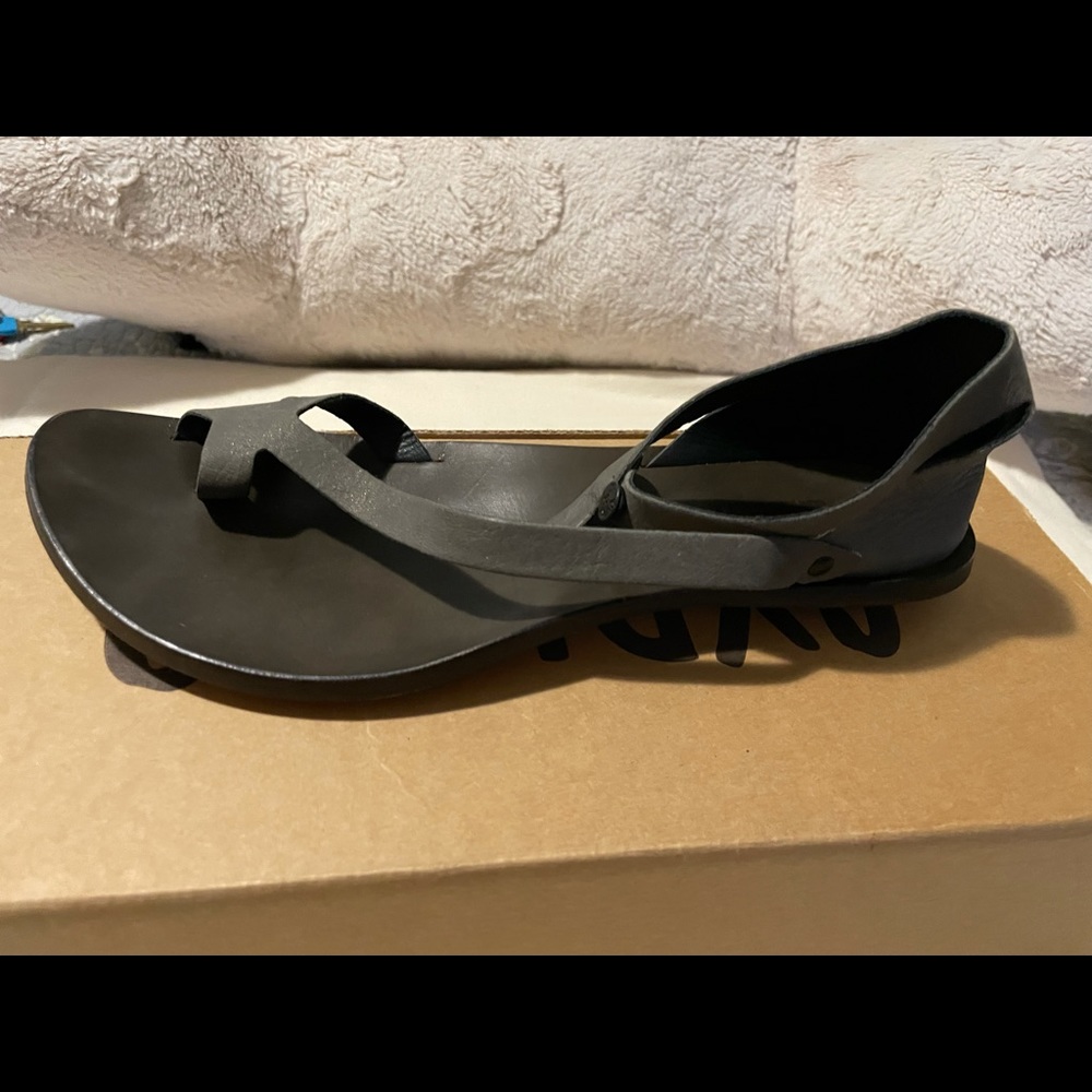 Cydwoq Women Sandal- tomcat